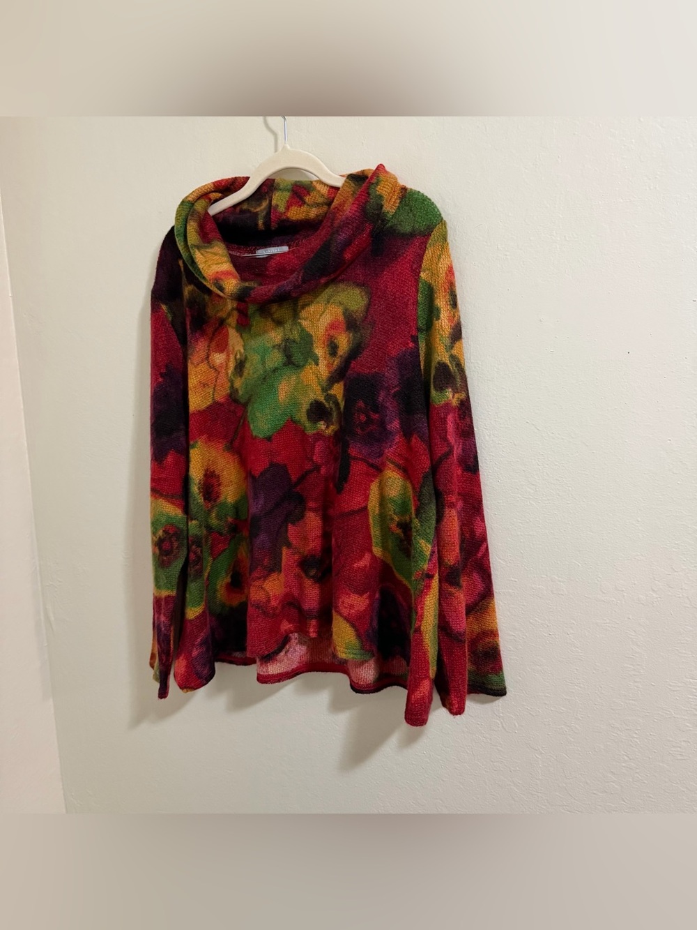 Habitat Abstract Floral Easy Cowl
Sweater - Large watercolor floral print. - Picture 2 of 11